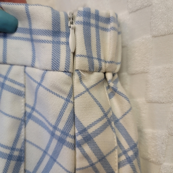 GARAGE Jupe Brittany Pleated Skirt White Serenity 😍 - Picture 9 of 9